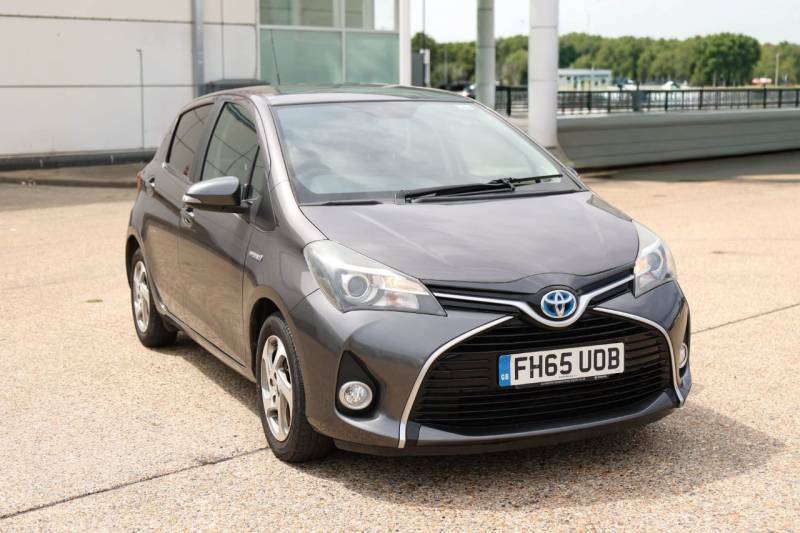Toyota Yaris 1.5 Hybrid Icon Cvt Grey