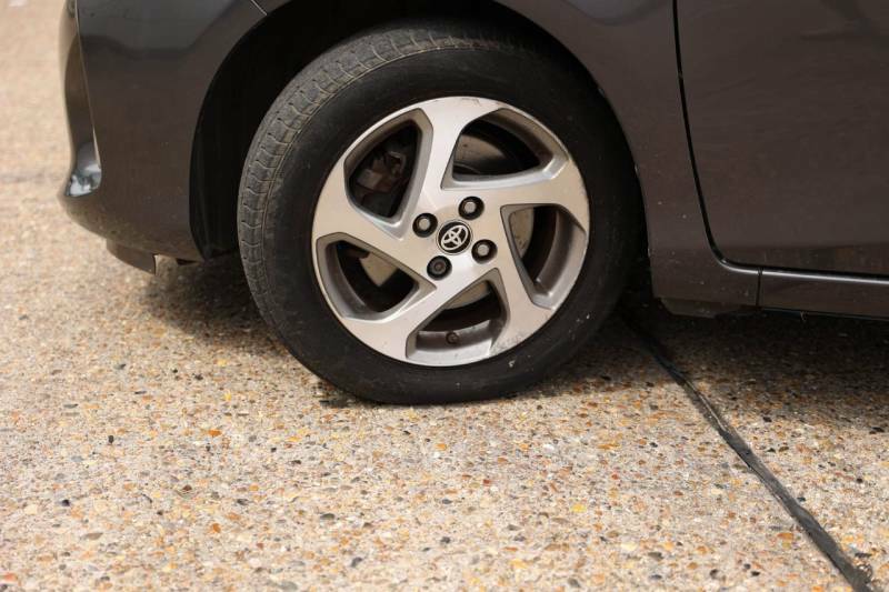 Toyota Yaris Hybrid 1.5 Excel 5-Dr Silver #10