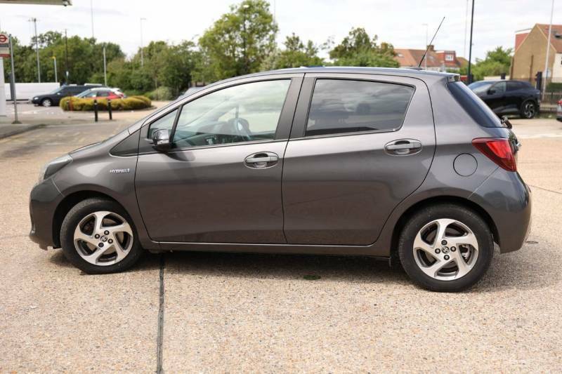 Toyota Yaris 1.5 Hybrid Icon Cvt Grey #4