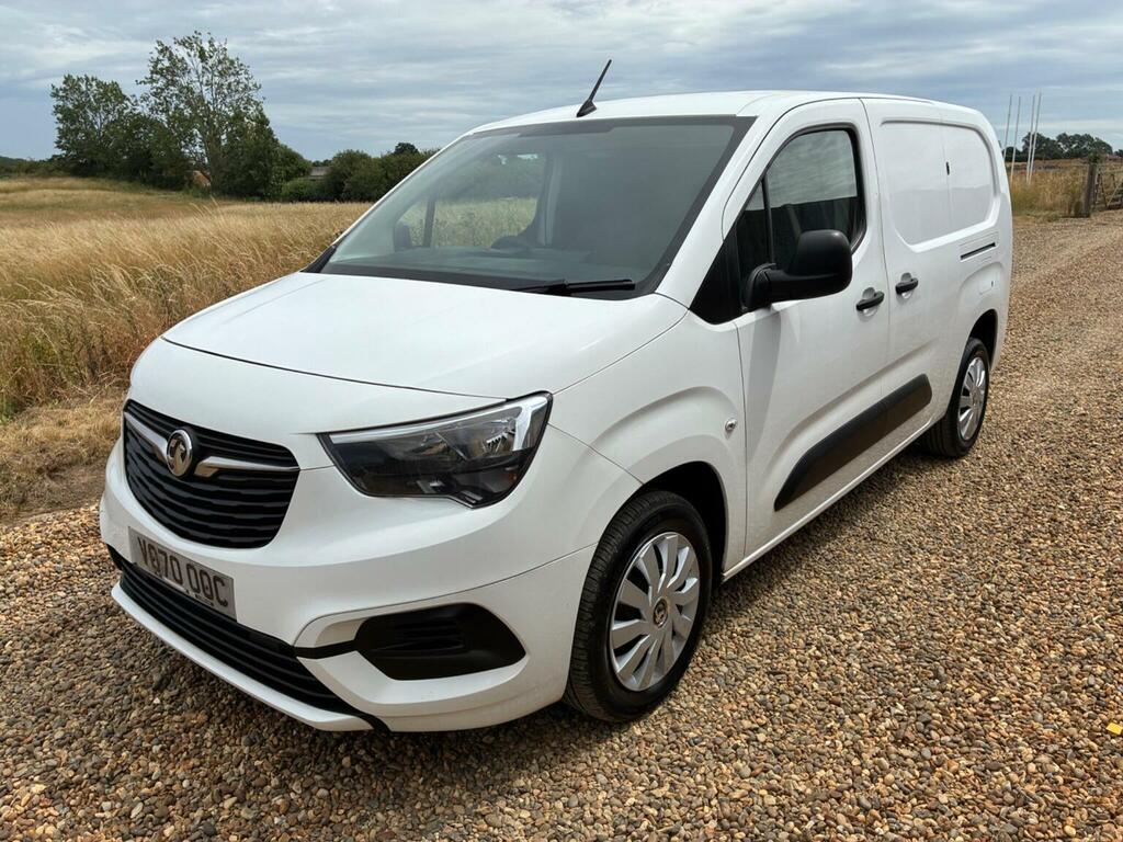 Vauxhall Combo 1.5 Turbo D 2300 Sportive L2 H1 Euro 6 Ss White #3