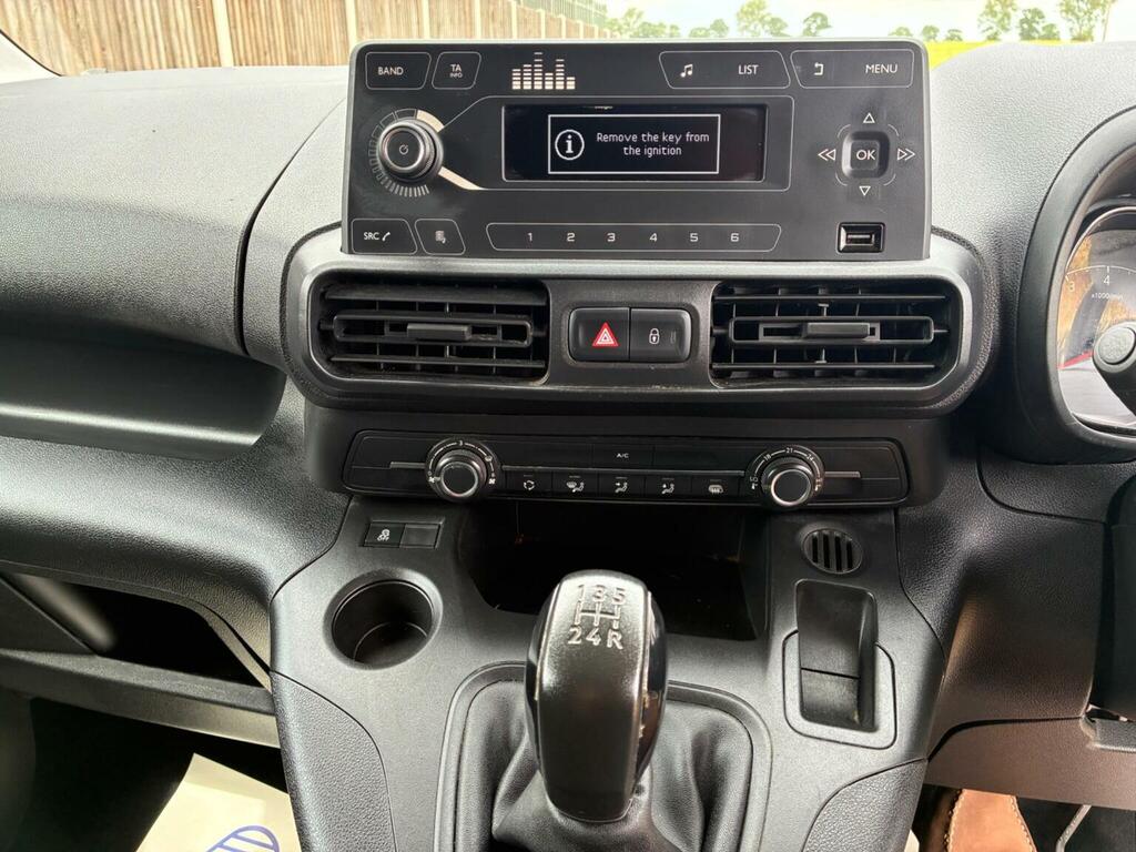 Vauxhall Combo Turbo D 100Ps 2300 Sportive Euro 6 With Ply Line White #12