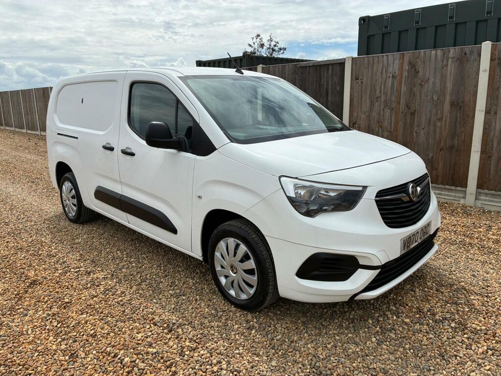 Vauxhall Combo 1.5 Turbo D 2300 Sportive L2 H1 Euro 6 Ss White