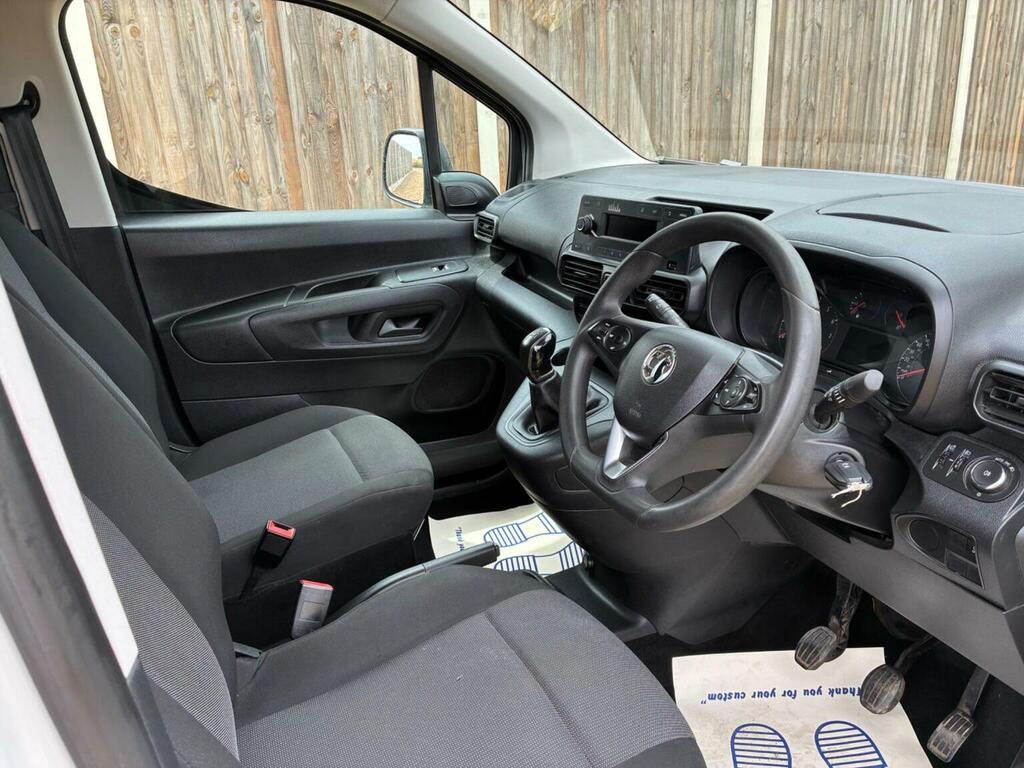 Vauxhall Combo Turbo D 100Ps 2300 Sportive Euro 6 With Ply Line White #13