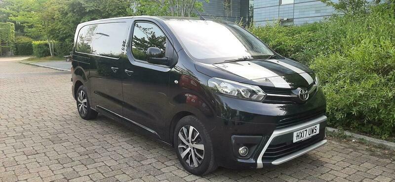 Toyota PROACE 1.6D Comfort Medium Panel Black #2