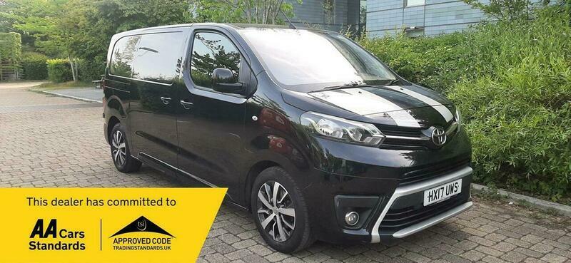 Toyota PROACE 1.6D Comfort Medium Panel Black