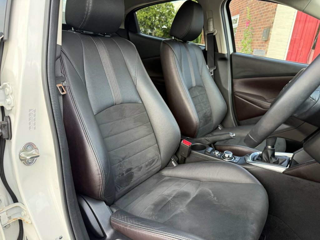 Mazda 2 1.5L Gt Sport Nav White #4