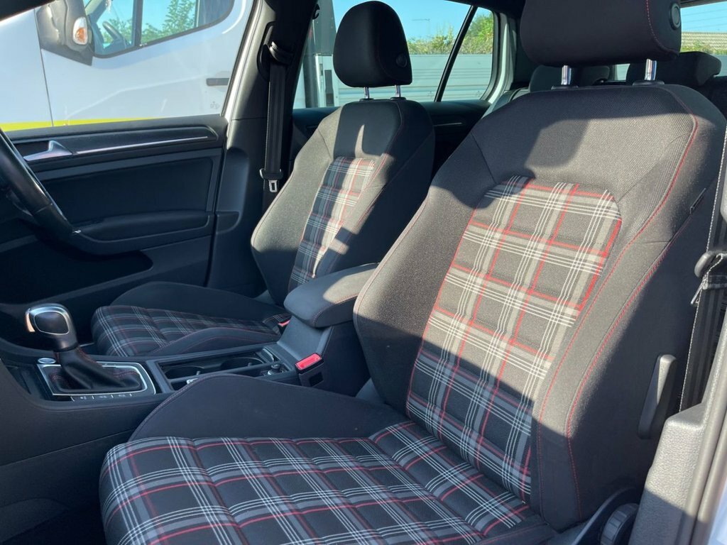 Volkswagen Golf Match Silver #14