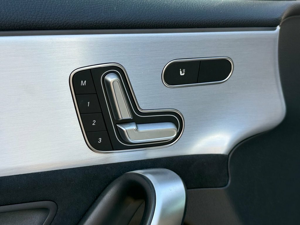 Mercedes-Benz A Class 2L Amg Line Silver #2