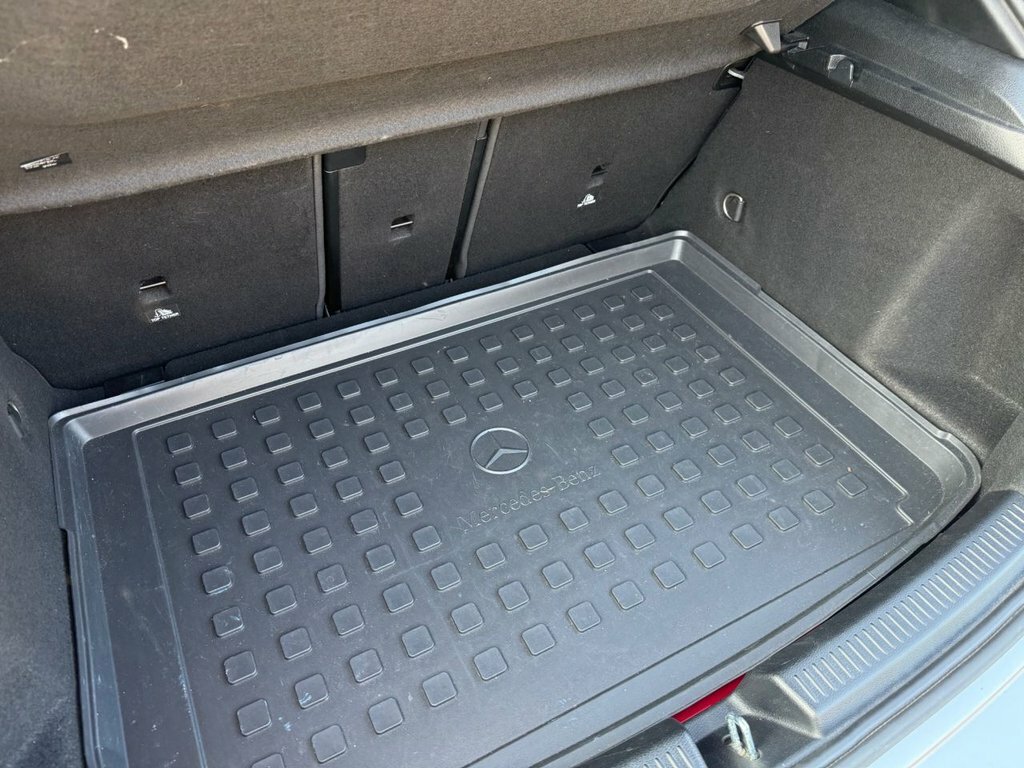 Mercedes-Benz A Class 2L Amg Line Silver #5