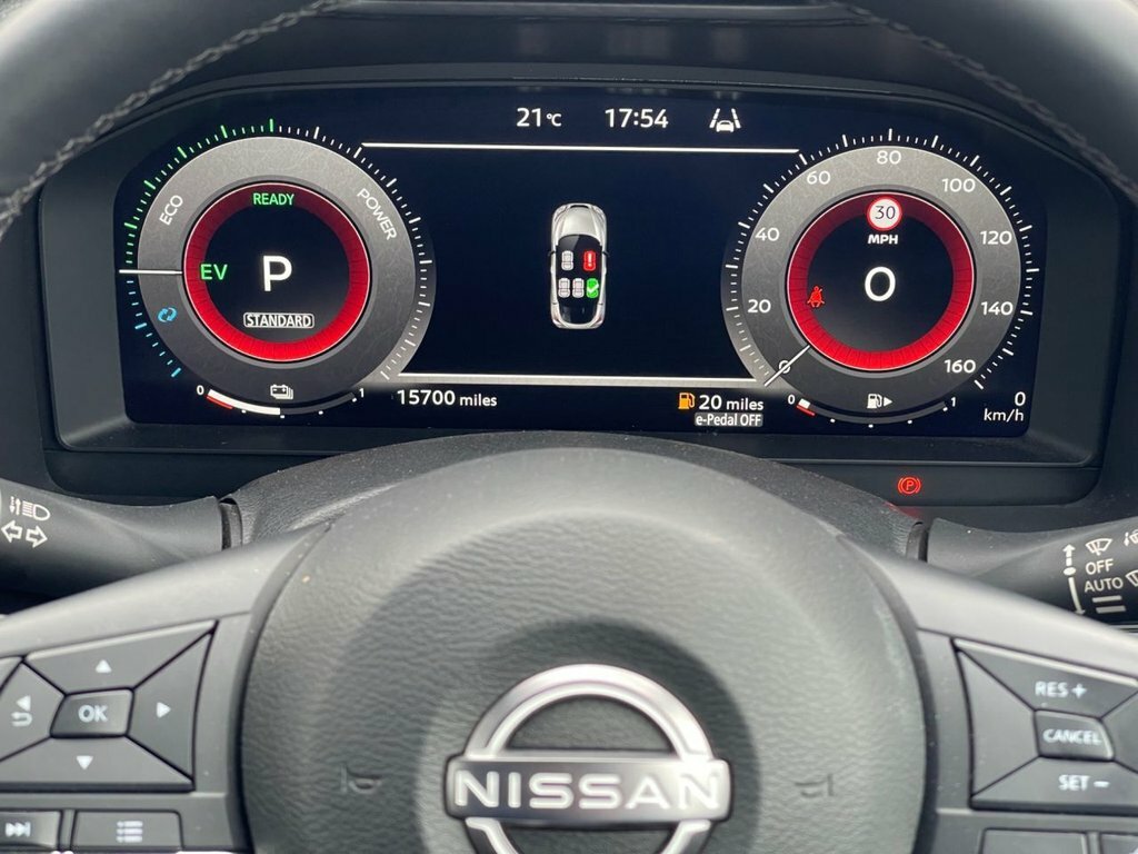 Nissan Juke 1.6L N-connecta DN24RSZ White #4