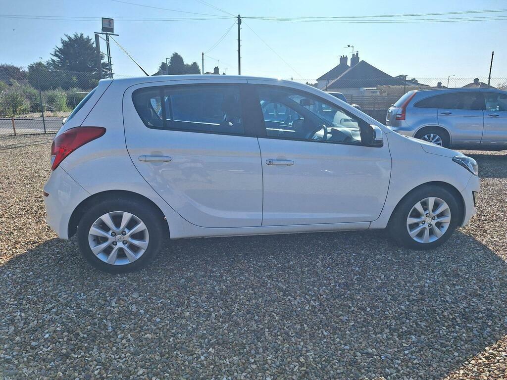 Hyundai I20 1.2 Active Euro 5 DL63CGU White #3