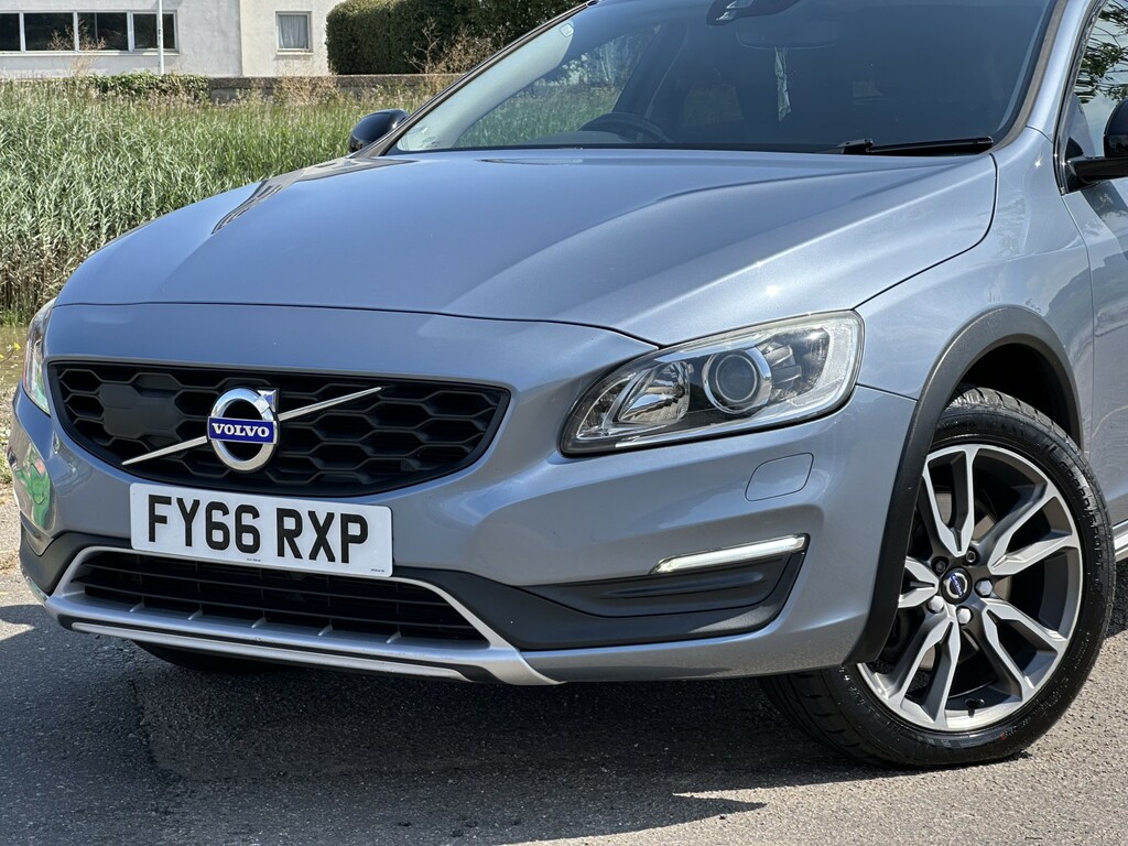 Volvo V60 Cross Country 2.4 Lux Nav D4 Awd Blue #5