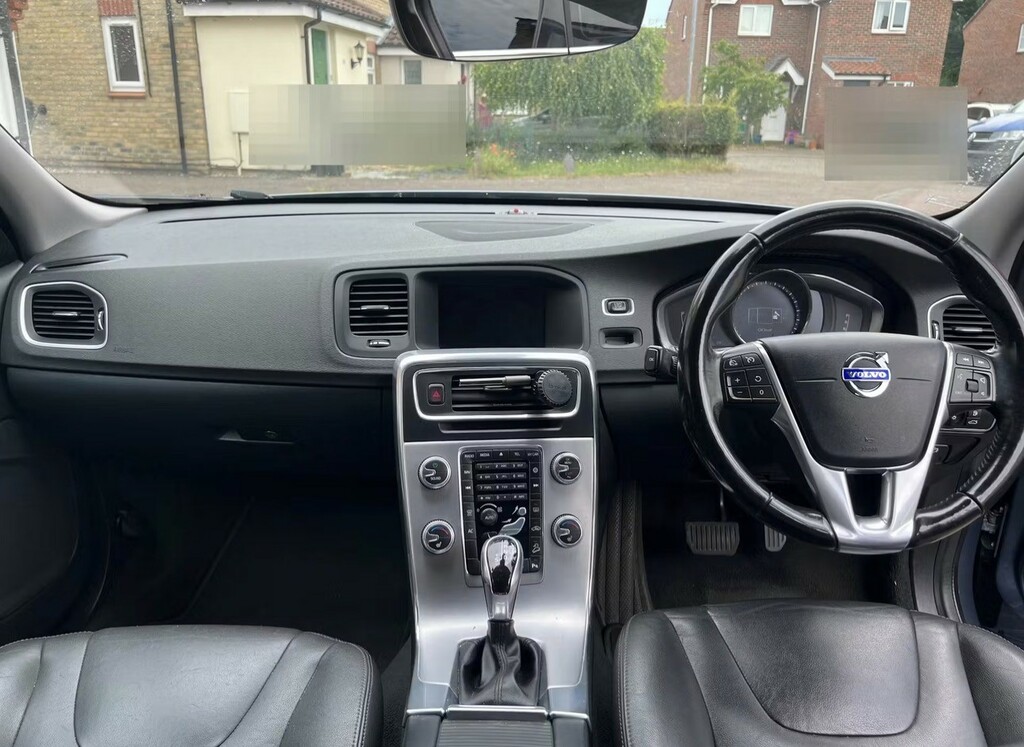 Volvo V60 Cross Country 2.4 Lux Nav D4 Awd Blue #3