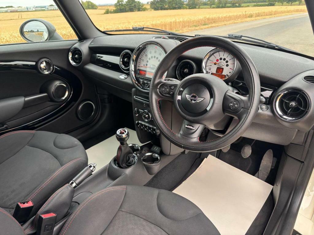 Mini Hatch 2013 1.6 Cooper Suv Euro 5 Ss White #26