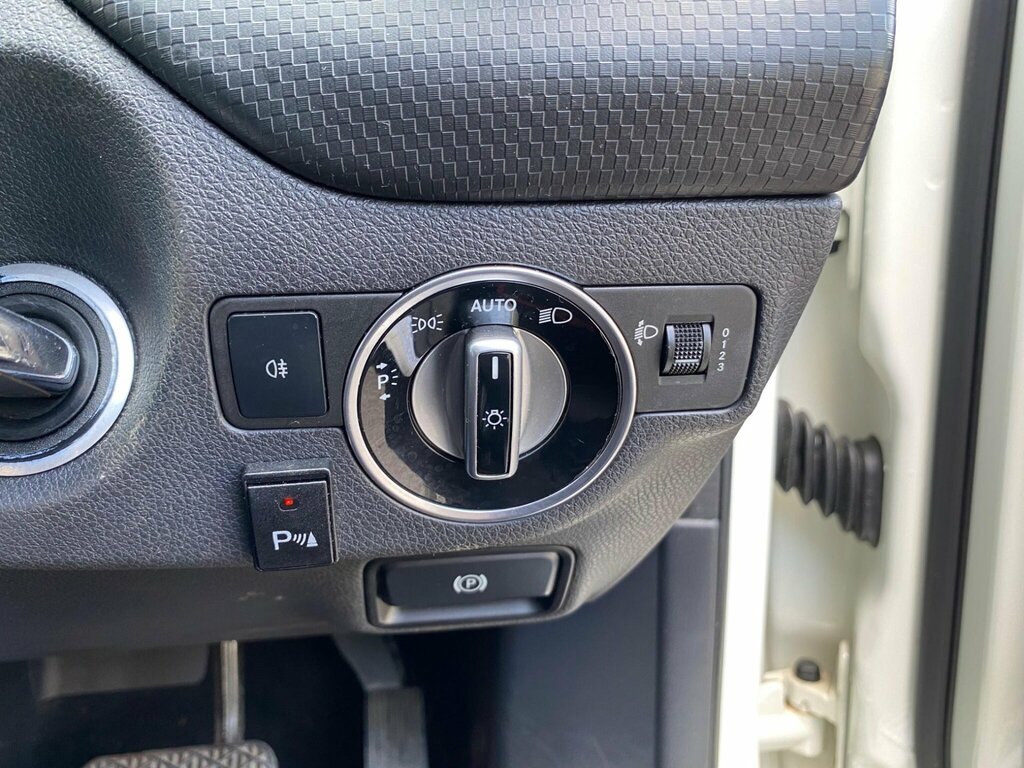 Mercedes-Benz A Class A180 Cdi Blueefficiency Se White #31