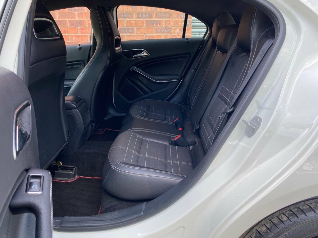 Mercedes-Benz A Class A180 Cdi Blueefficiency Se White #17