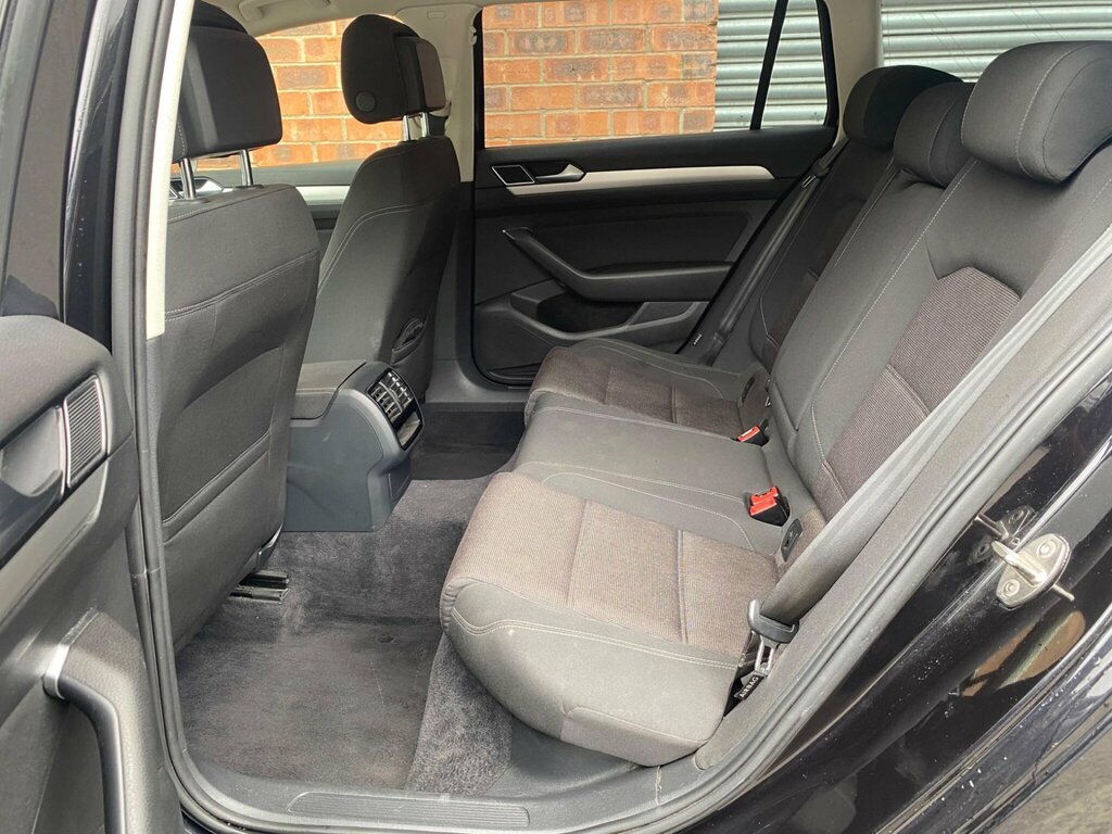 Volkswagen Passat 2.0L Gt Tdi Bluemotion Technology Dsg 148 Bhp Black #17