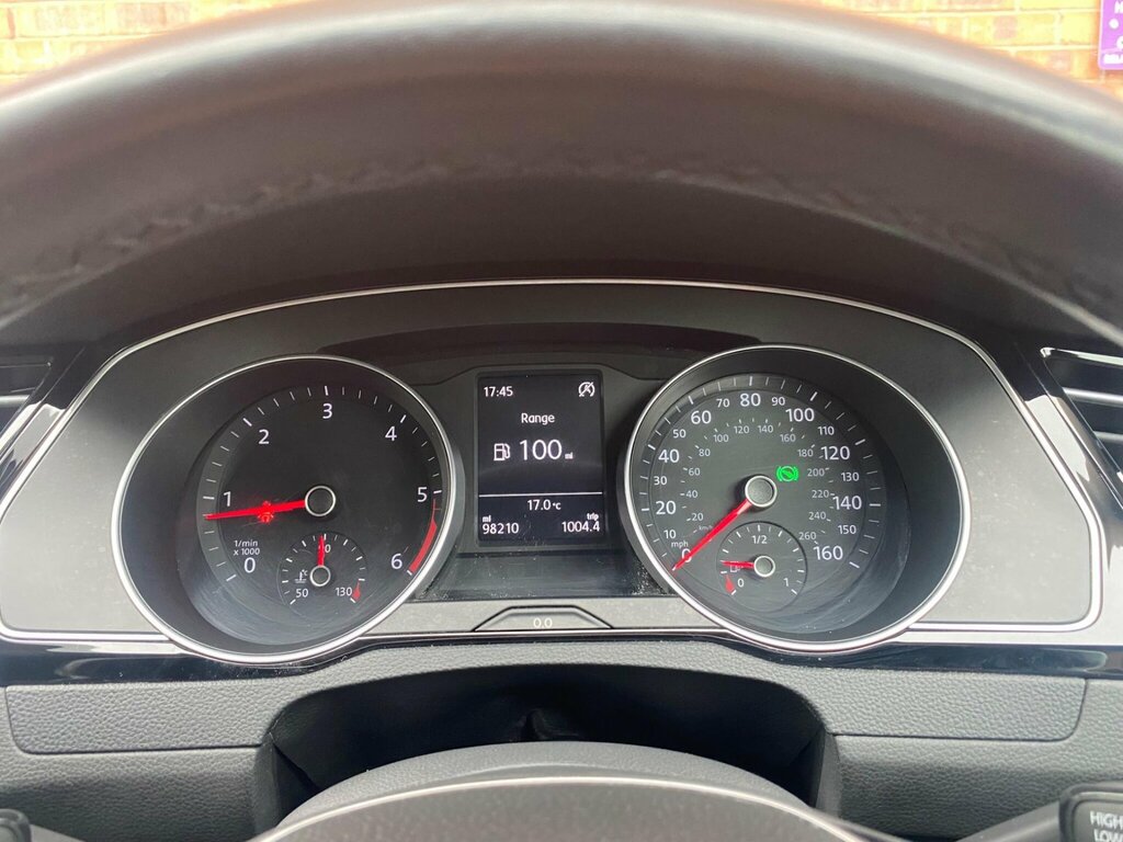 Volkswagen Passat 2.0L Gt Tdi Bluemotion Technology Dsg 148 Bhp Black #28
