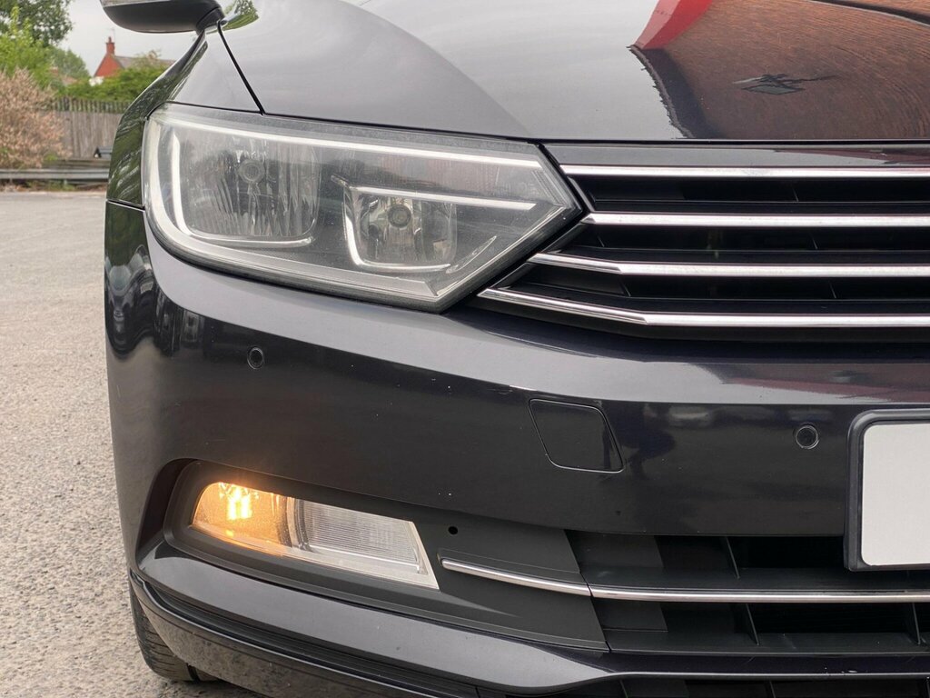 Volkswagen Passat 2.0L Gt Tdi Bluemotion Technology Dsg 148 Bhp Black #7