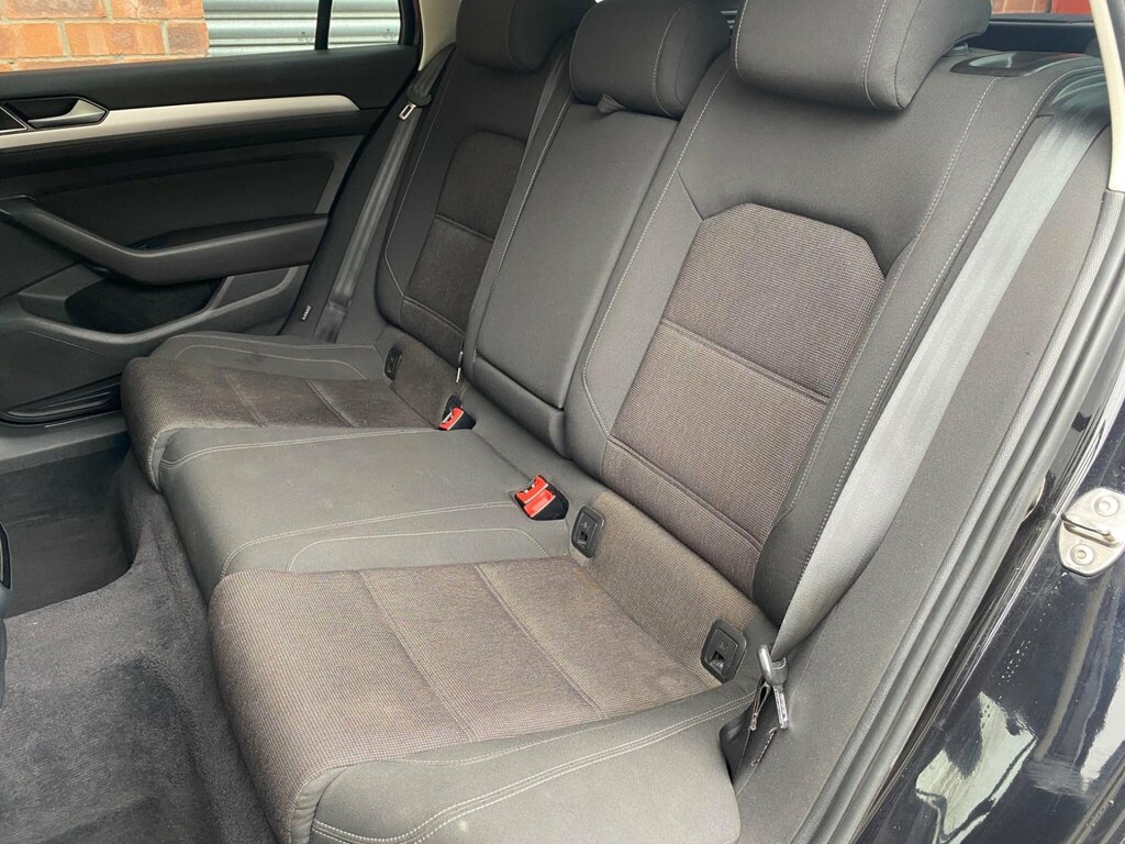 Volkswagen Passat 2.0L Gt Tdi Bluemotion Technology Dsg 148 Bhp Black #18