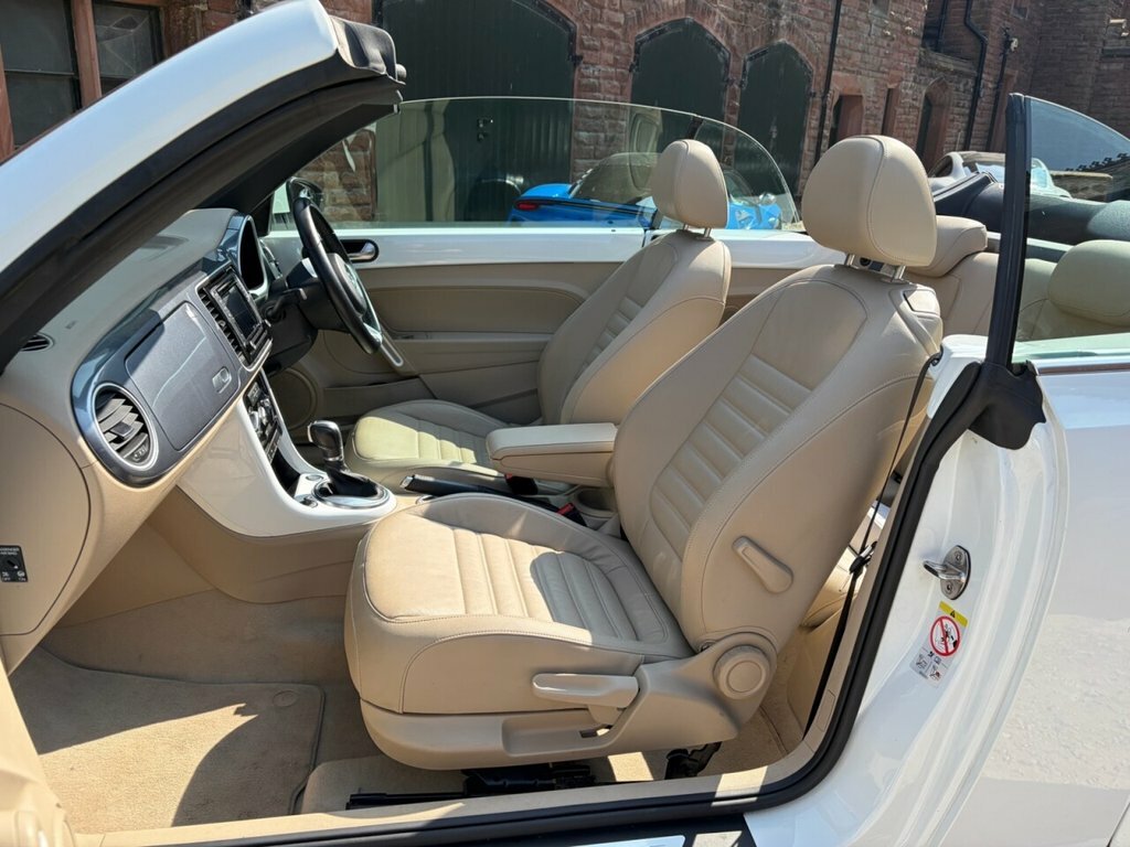 Volkswagen Beetle 1.2 Tsi Bluemotion Tech Design Cabriolet Petro White #2