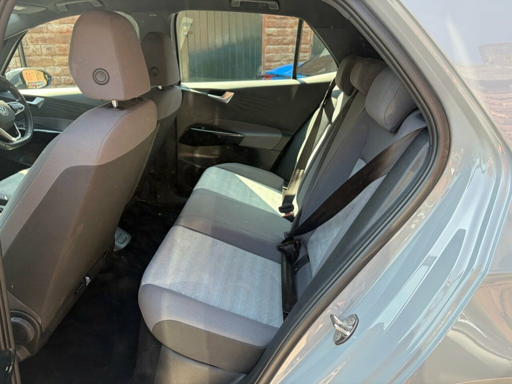 Volkswagen ID.3 Pro Performance Life White #7