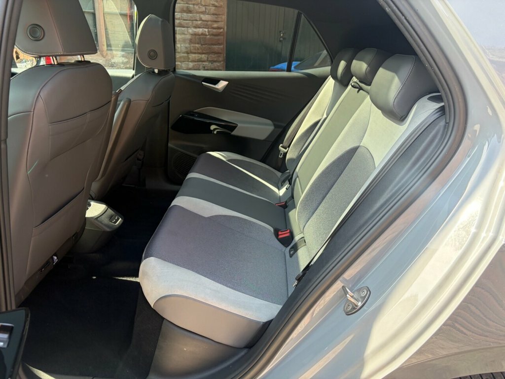 Volkswagen ID.3 Pro 58Kwh Family Hatchback 145 Grey #6