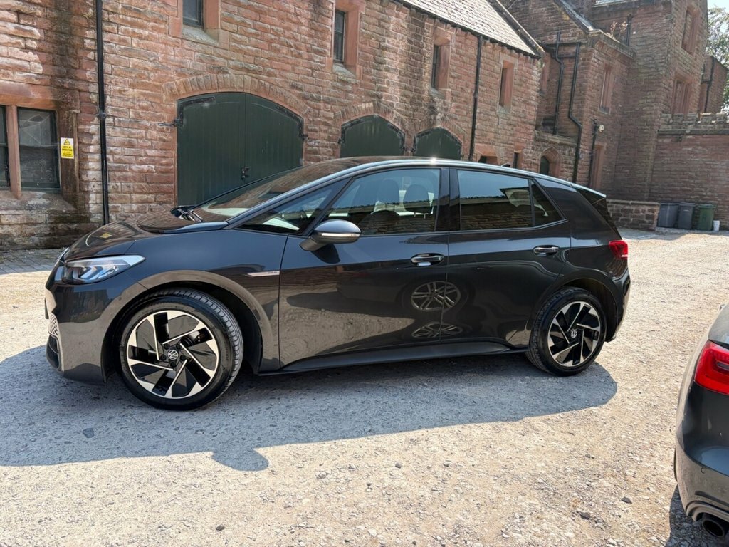 Volkswagen ID.3 Pro Performance 58Kwh Life Hatchback Grey #4