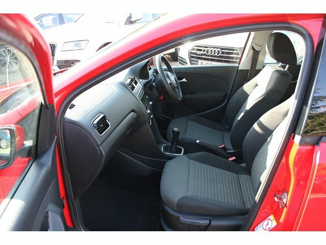 Volkswagen Polo 1.2 Moda Hatchback Euro 5 60 Ps AV11VEH Red #3