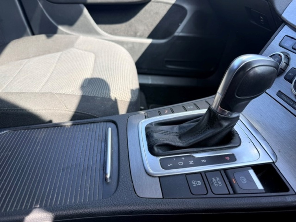Volkswagen Passat 2L Highline Silver #10