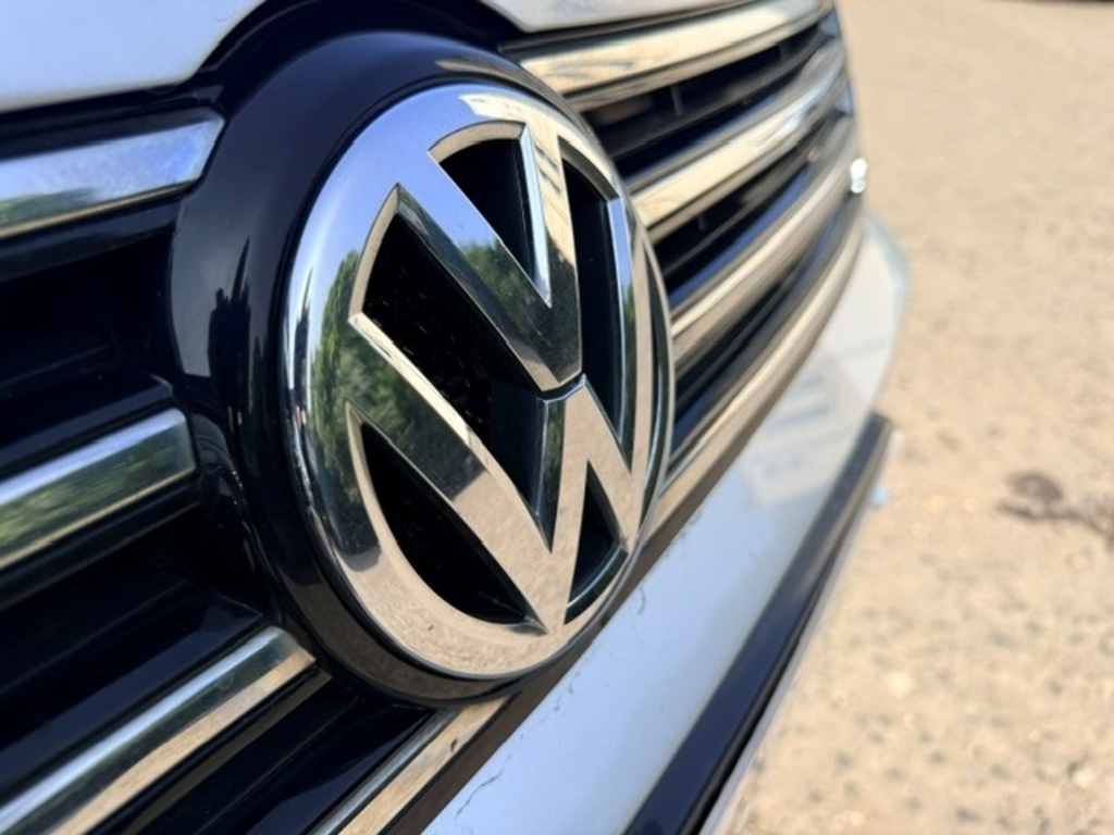 Volkswagen Passat 2L Highline Silver #11