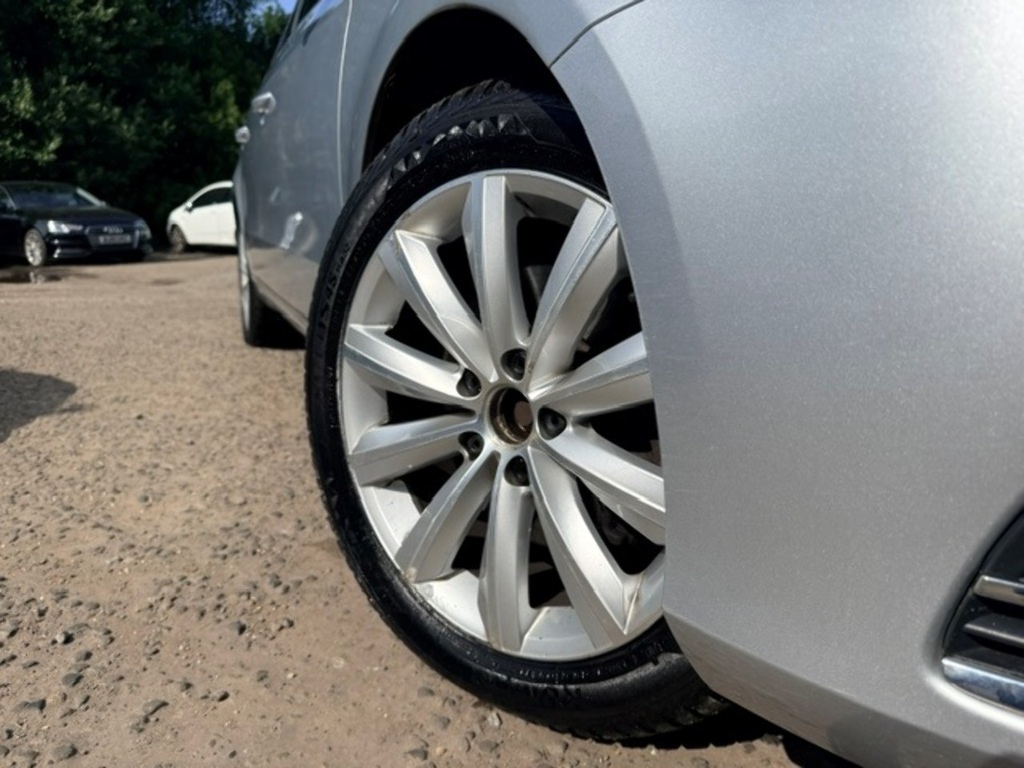 Volkswagen Passat 2L Highline Silver #7