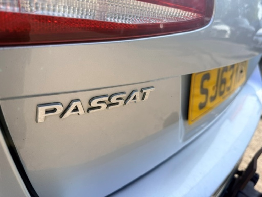 Volkswagen Passat 2L Highline Silver #17