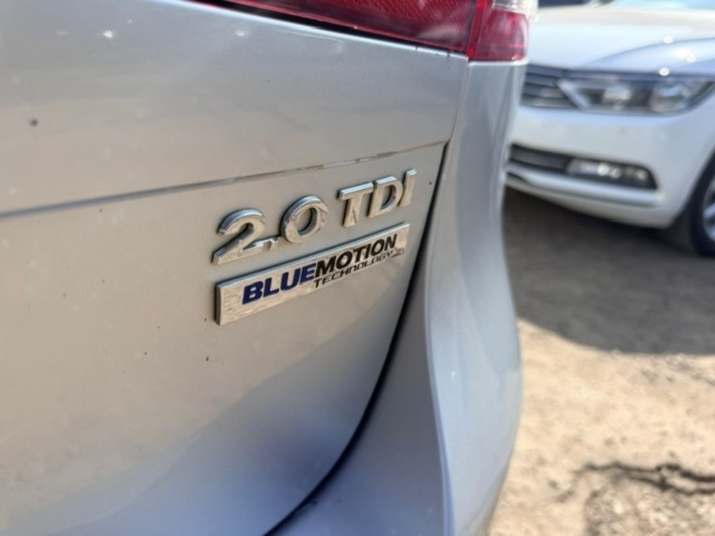 Volkswagen Passat 2L Highline Silver #18