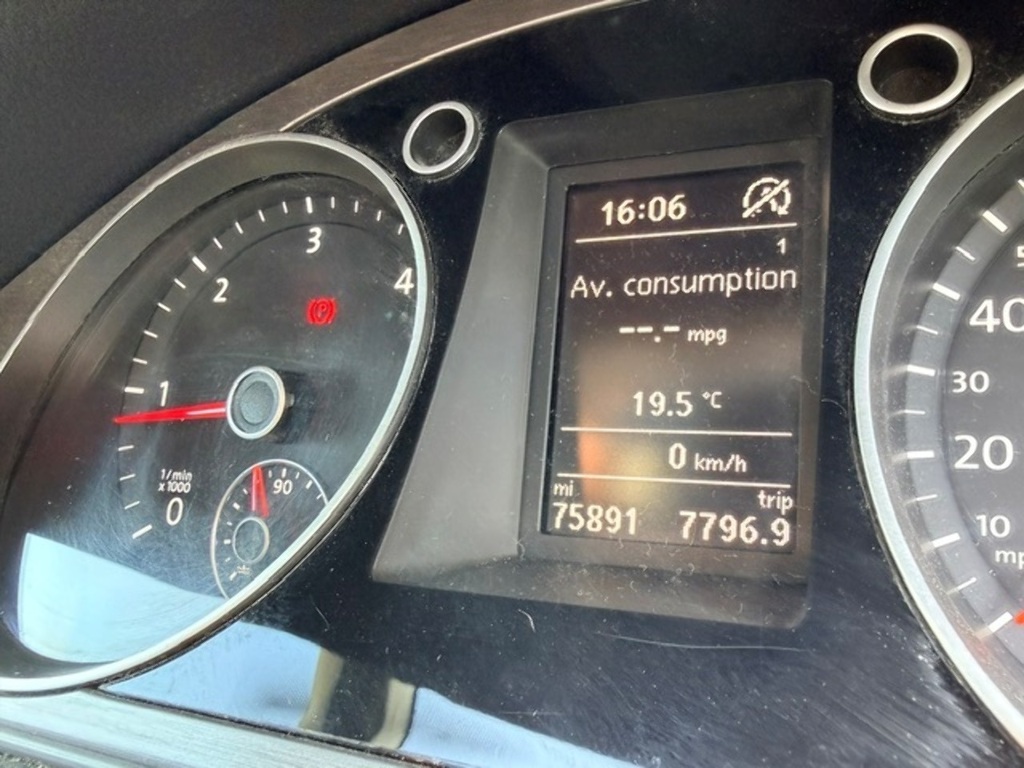 Volkswagen Passat 2L Highline Silver #22