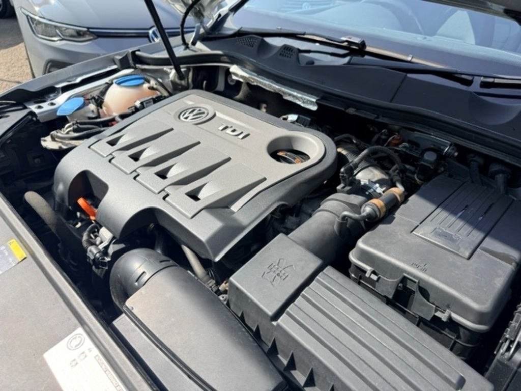 Volkswagen Passat 2L Highline Silver #12
