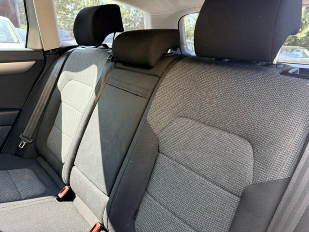 Volkswagen Passat 2L Highline Silver #19