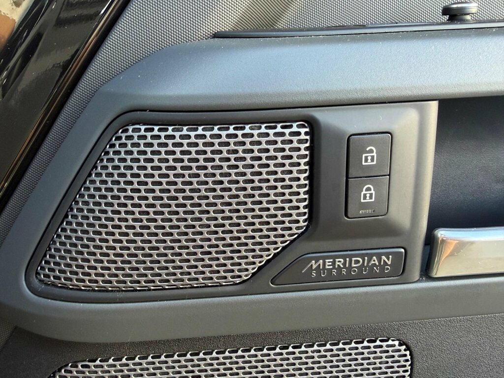 Land Rover Defender 110 3.0 D250 Xs Edition 110 7 Seat Black #25