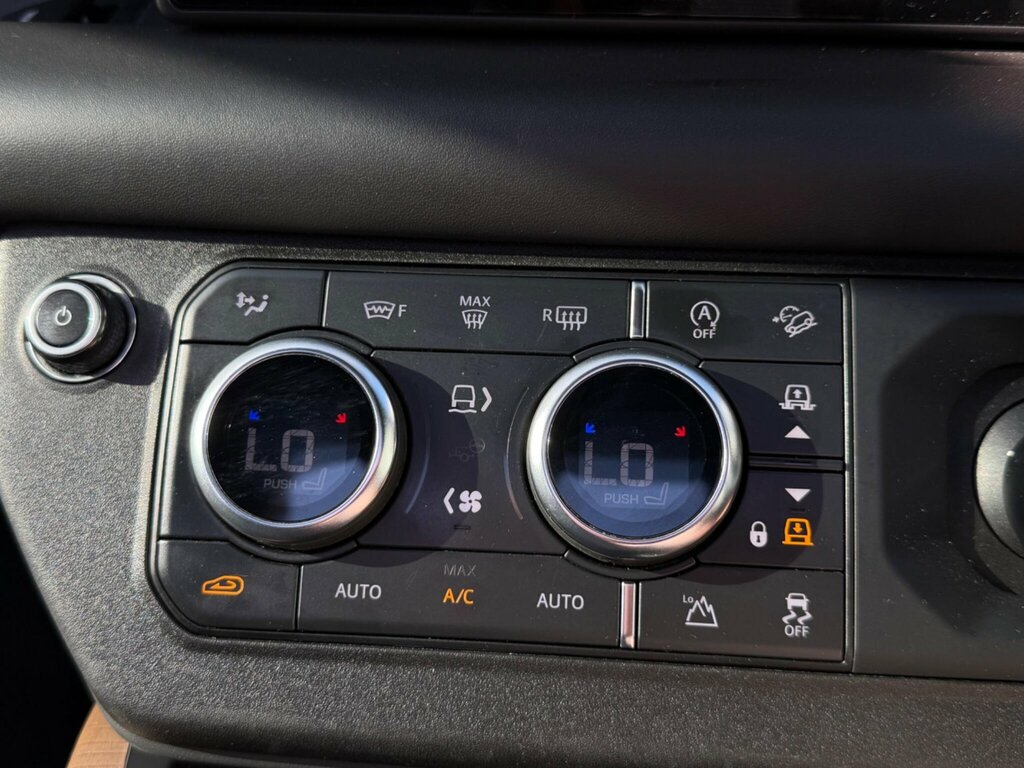 Land Rover Defender 110 3.0 D250 Xs Edition 110 7 Seat Black #28
