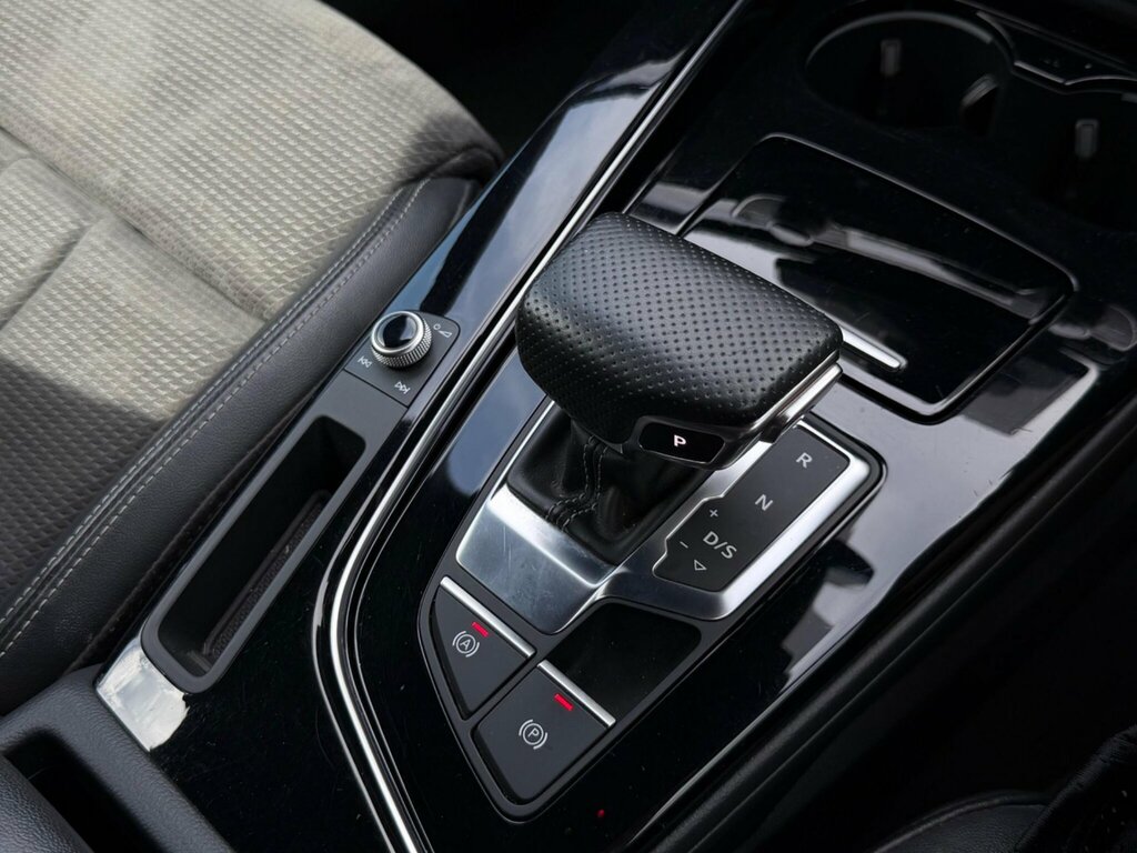 Audi A4 Avant Avant 40 2.0 Tfsi 190 Sport S Tronic Pan Roof White #23