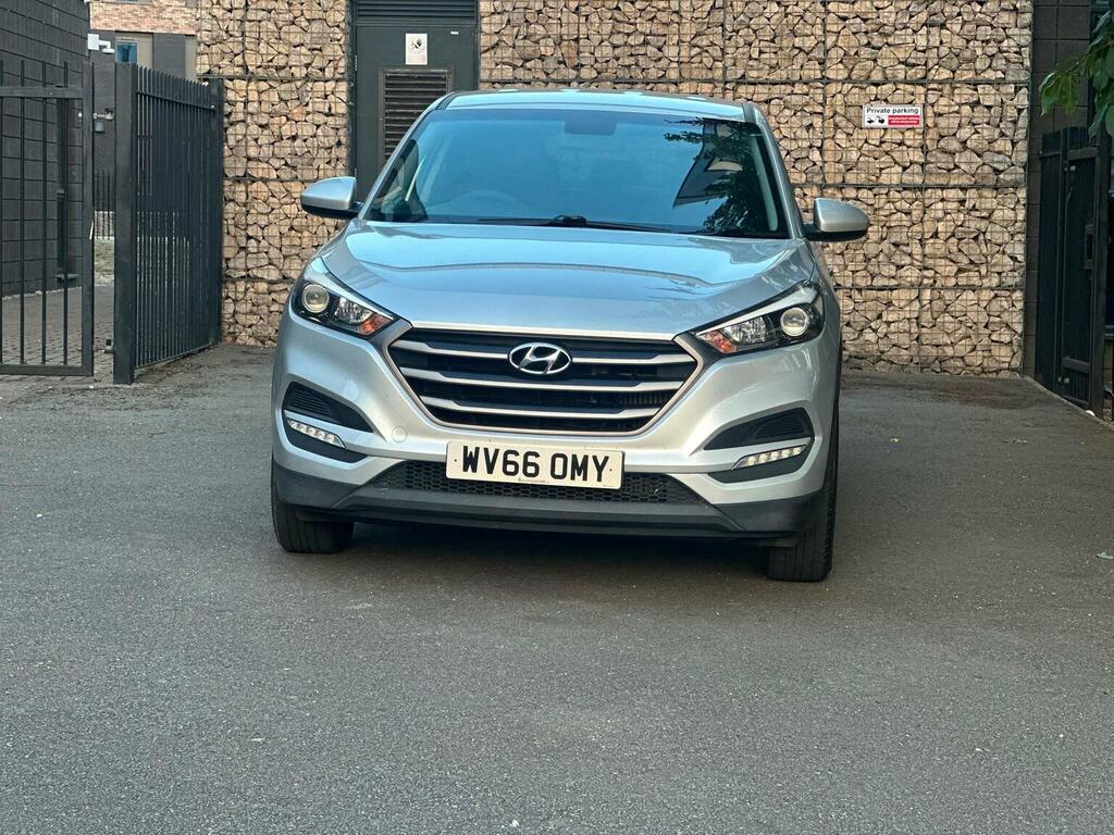 Hyundai Tucson 1.7 Crdi Blue Drive S Euro 6 S S Silver #3