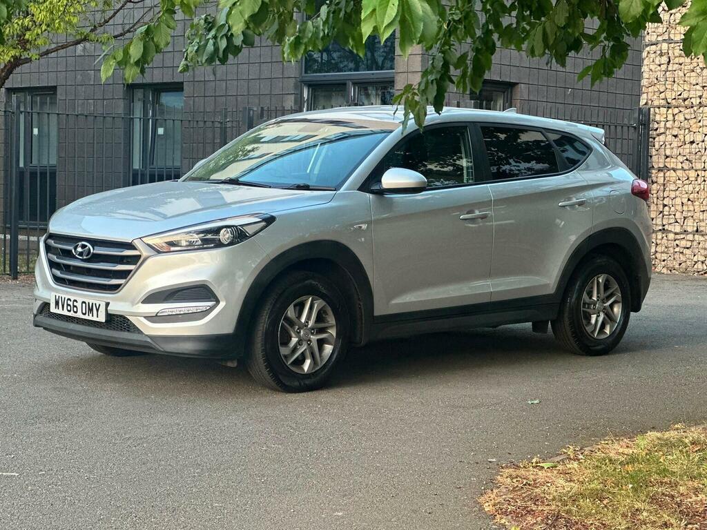 Hyundai Tucson 1.7 Crdi Blue Drive S Euro 6 S S Silver #4