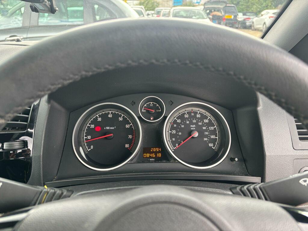 Vauxhall Zafira Design Red #3