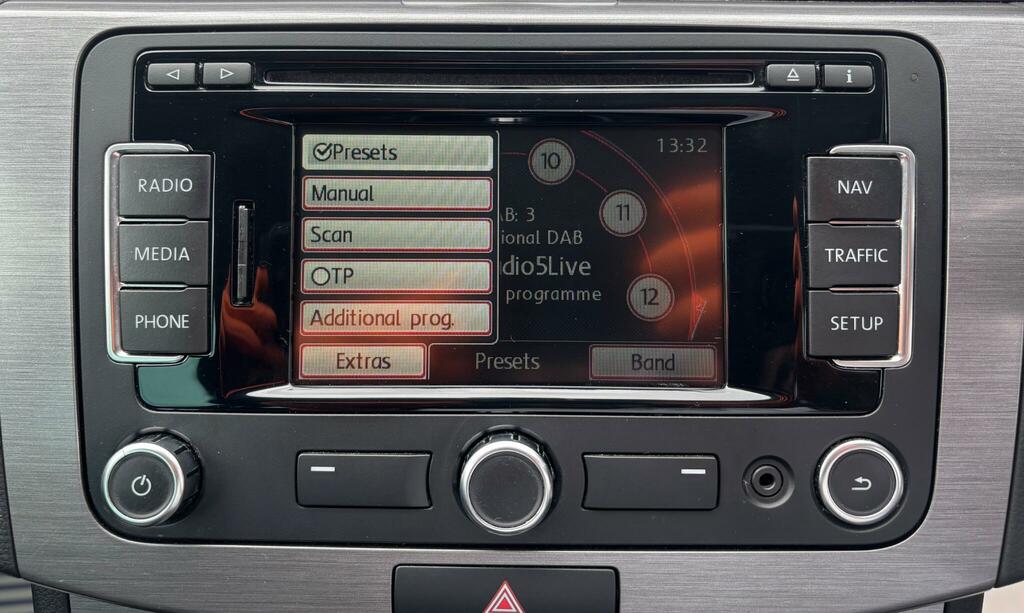 Volkswagen Passat 2012 Blue #30
