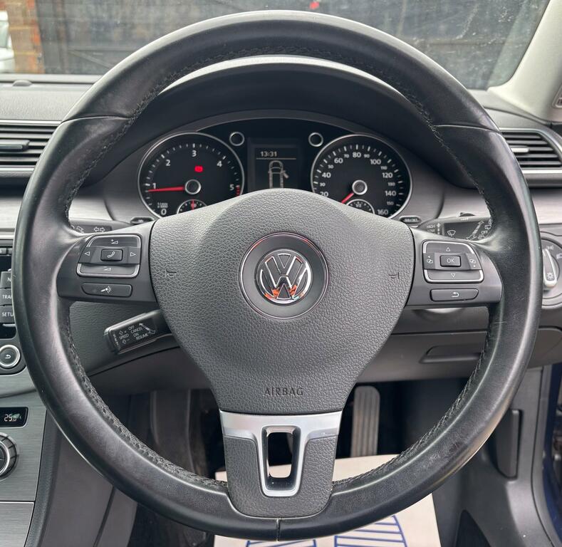 Volkswagen Passat 2012 Blue #20
