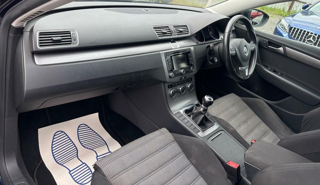 Volkswagen Passat 2012 Blue #14