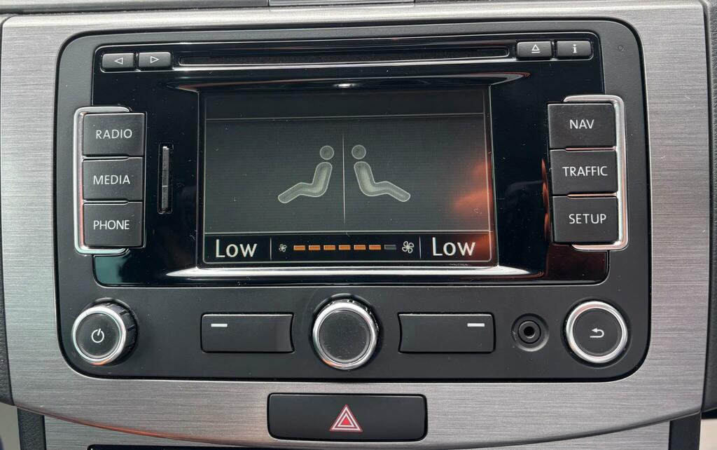 Volkswagen Passat 2012 Blue #35