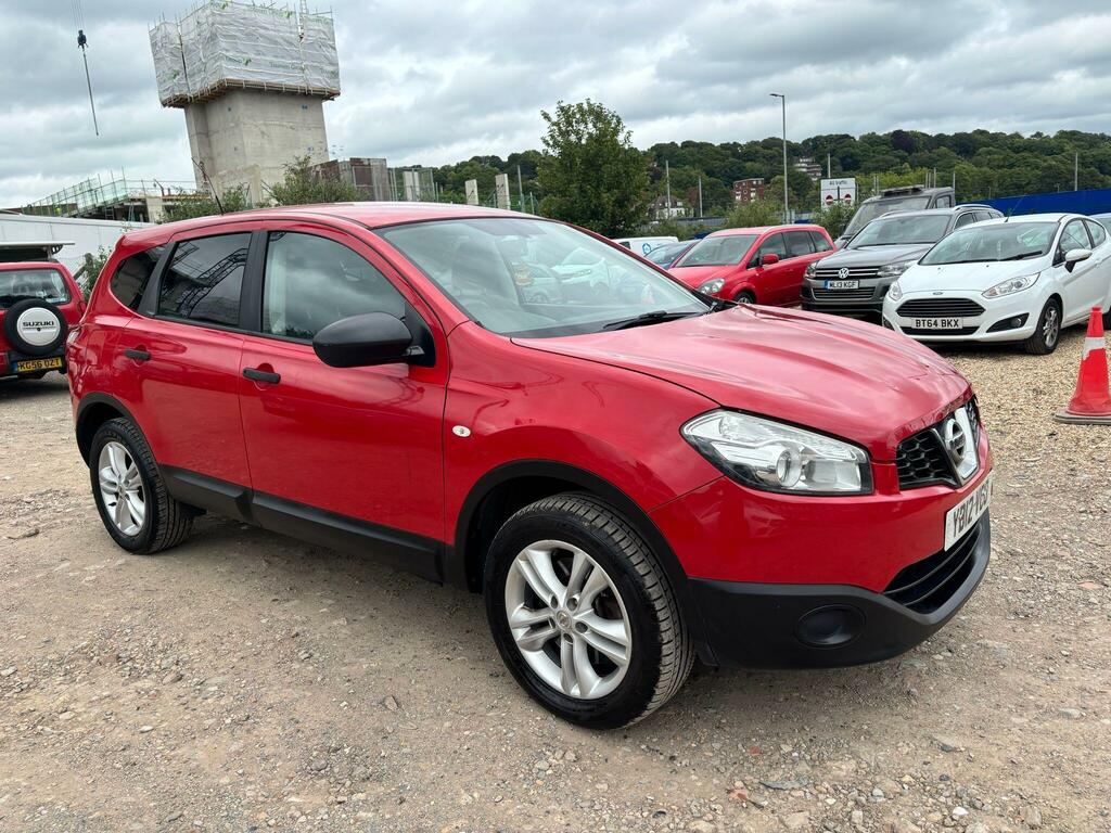 Nissan Qashqai+2 Visia Red