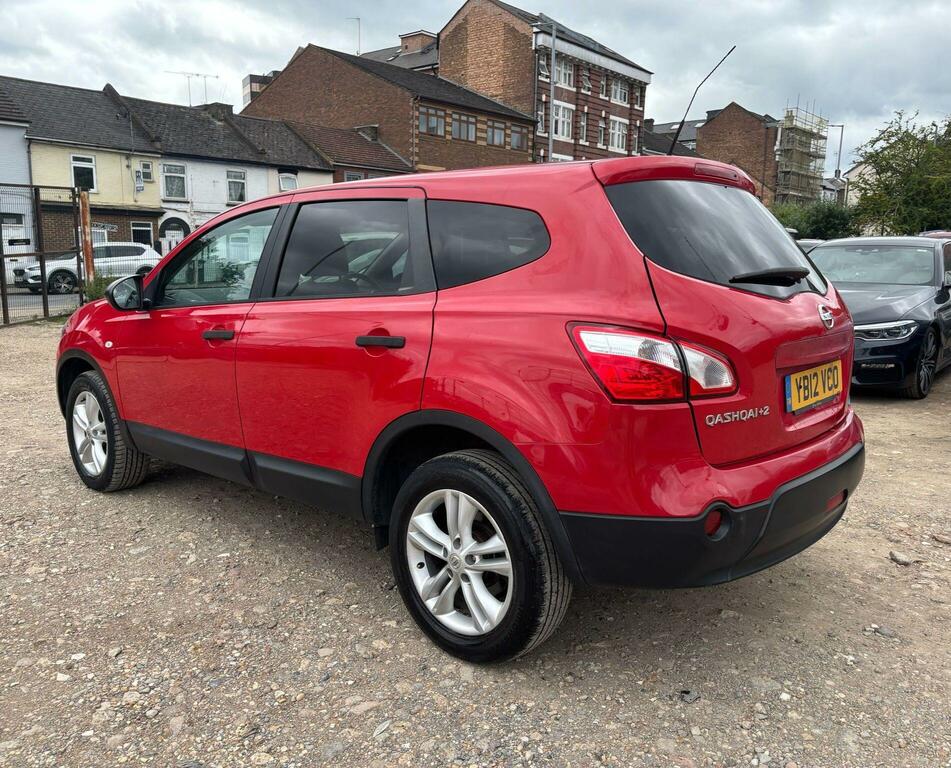 Nissan Qashqai+2 Visia Red #6
