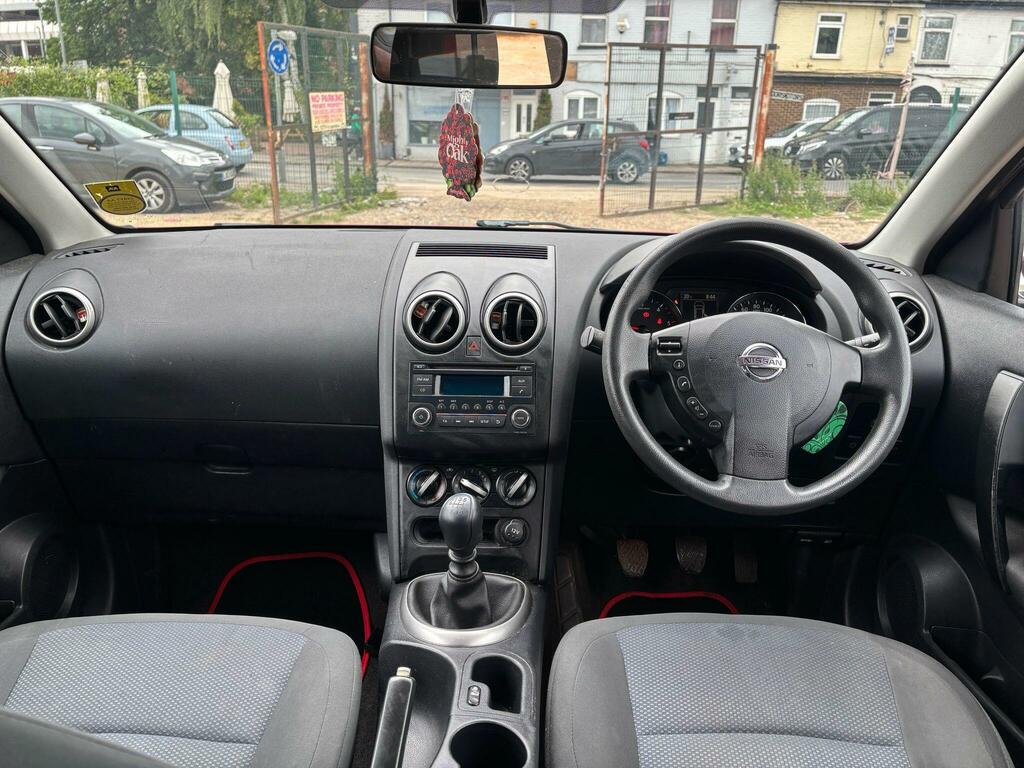 Nissan Qashqai+2 Visia Red #2